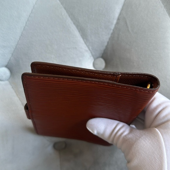 LOUIS VUITTON AGENDA - Picture 10 of 17
